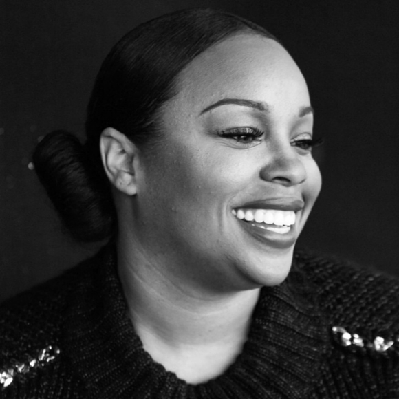 Meet your Posher, Amber - Picture 2 of 3